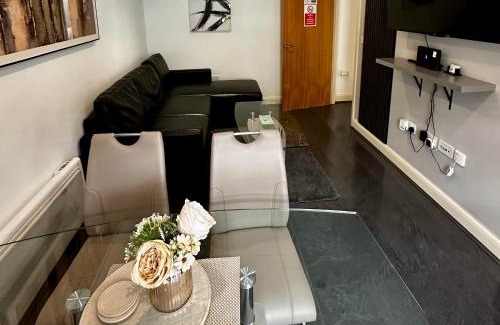 Colchester Apartment | 2 Bedroom Flat Ground Floor Town Centre Colchester