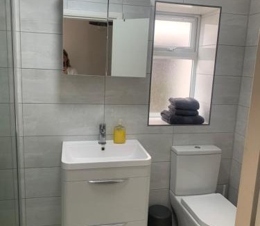 Coppetts Apartment | 2 bedroom flat with a garden