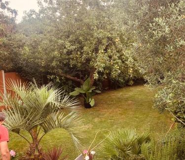 Coppetts Apartment | 2 bedroom flat with a garden