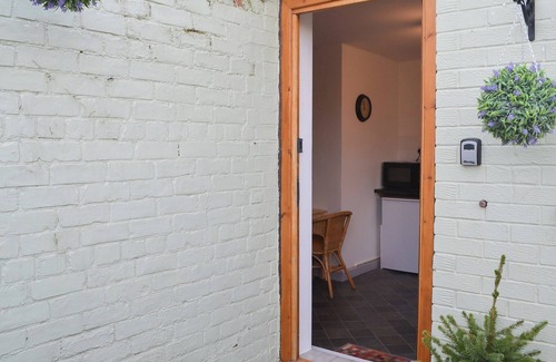 Newbiggin-by-the-Sea Cottage | 2 bedroom accommodation in Newbiggin-by-the-Sea, near Morpeth