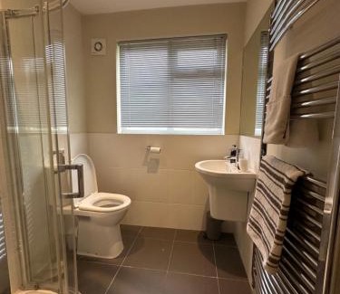 Littlehampton Apartment | 2 Bedroom Ground Floor Flat East Preston 2 Min Walk To Beach