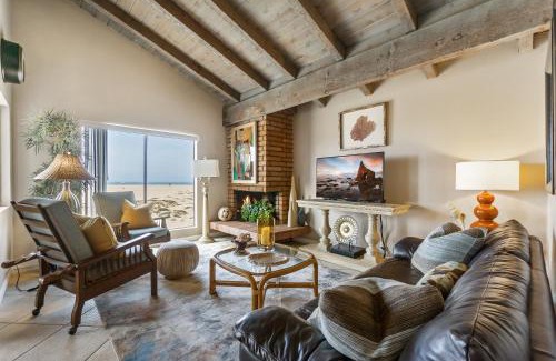 Balboa Peninsula House | 2 Bedroom Home on the Beach with Ocean View