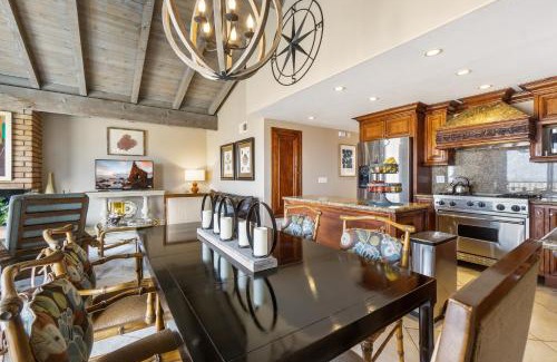 Balboa Peninsula House | 2 Bedroom Home on the Beach with Ocean View