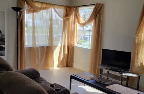 Nevada - Lidgerwood House | 2 bedroom house near northtown. Pets are welcome