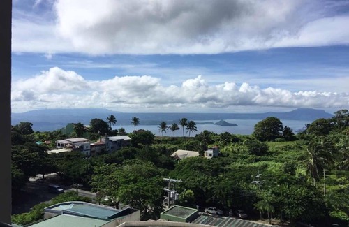 Canlubang Apartment | 2-Bedroom Lake View Premiere Suite 6Pax