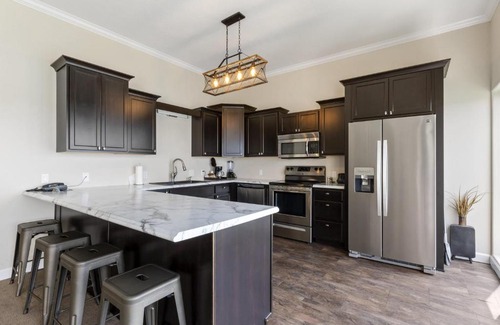 Ridgedale House | 2 Bedroom Lake View Villa - Unit 405
