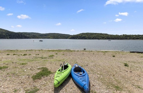 Ridgedale House | 2 Bedroom Lake View Villa - Unit 501