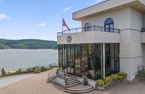 Ridgedale House | 2 Bedroom Lake view Villa - Unit 509