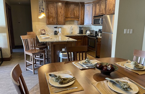Breckenridge Resort | 2 Bedroom Lockoff with Independence Superchair and Gondola in its Backyard!