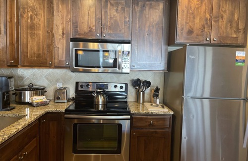 Breckenridge Resort | 2 Bedroom Lockoff with Independence Superchair and Gondola in its Backyard!