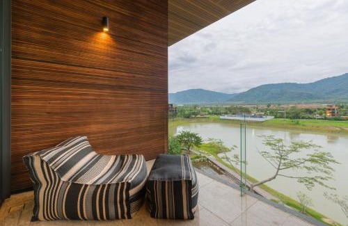 Mu Si Apartment | 2 Bedroom Luxury Pool Penthouse at ATTA