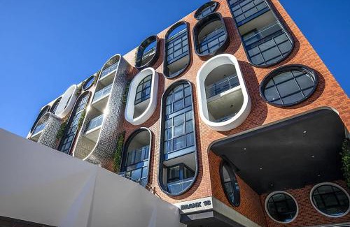 Braddon Apartment | 2 Bedroom Luxury & style in the heart of Braddon