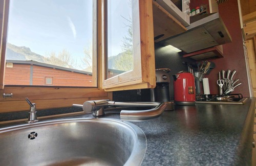 Porlezza House | 2 Bedroom Mobile Home in Lombardia
