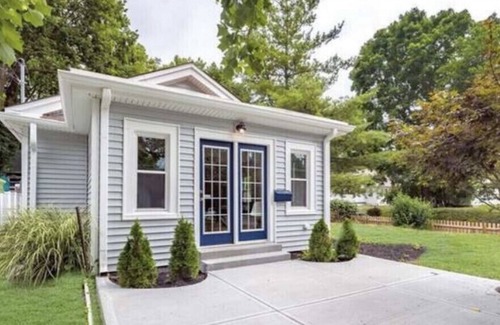 Meridian-Kessler House | 2 bedroom near Broadripple. 15 minutes from Downtown