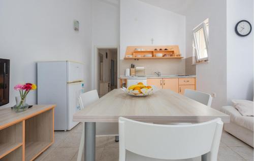 Jakisnica Apartment | 2 Bedroom Nice Apartment In Jakisnica