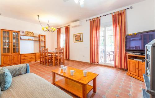 Alcaucin House | 2 Bedroom Nice Apartment In Alcaucín