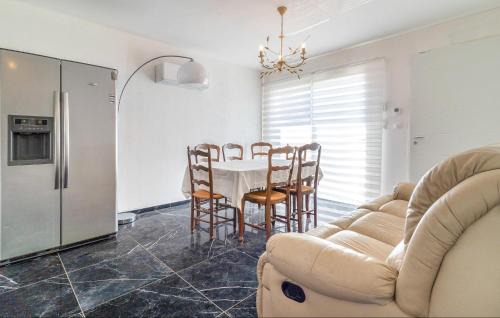 Chateaurenard House | 2 Bedroom Nice Home In Chateaurenard