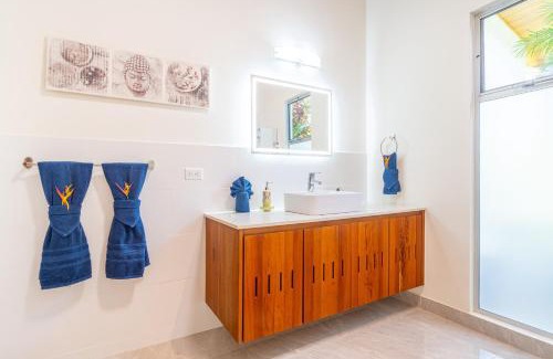 Ciudad Cortes House | 2 Bedroom-ojochal-pool-easy Access
