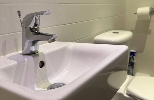 Grimsby Apartment | 2 Bedroom/Private Parking/Fast WiFi/Serviced Apartment