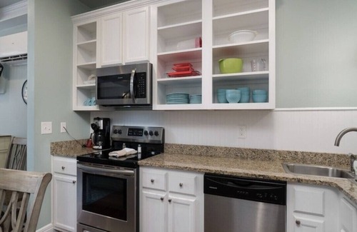 Branson Resort | 2-bedroom resort in wonderful Branson, MO, with AC, WiFi, fitness room on site