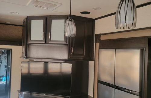 Seminole House | 2 bedroom RV in the city of Seminole with AC, WiFi. Enjoy a cozy stay