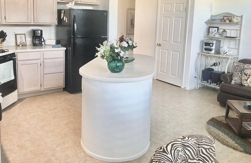 Desert Palms Apartment | 2 Bedroom Single family 83085 by Houzlet