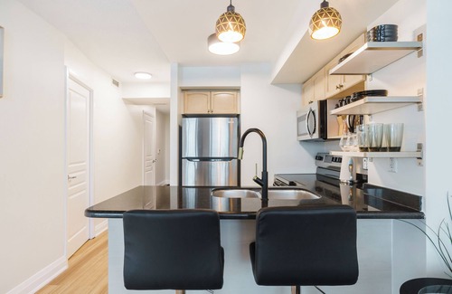 Fort York Hotel | 2-bedroom+Sofabed W/1Bath with AC and WiFi in Downtown