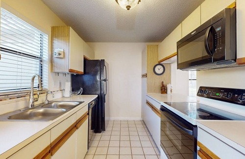 Azalea Park House | 2-bedroom townhome in fabulous Orlando with WiFi, AC. Enjoy your stay
