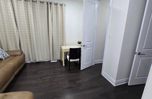 Vaughan House | 2 bedroom with ensuite near Klienburg Ontario