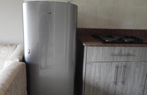 Harare Apartment | 2 bedroomed apartment with en-suite and kitchenette - 2064