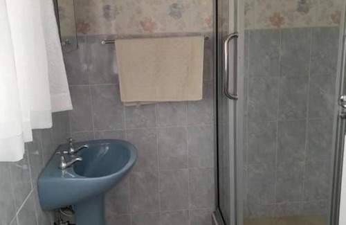 Harare Apartment | 2 bedroomed apartment with en-suite and kitchenette - 2068