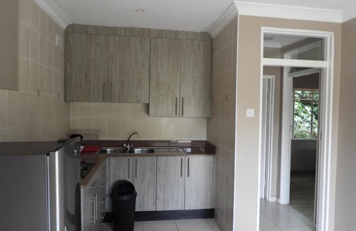 Harare Apartment | 2 Bedroomed Apartment With En-suite and Kitchenette - 2069