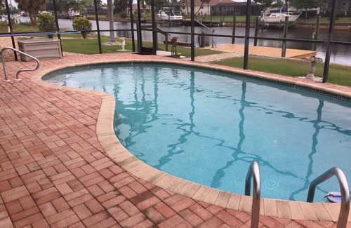 Edgewater House | 2 bedrooms, 2 baths with pool on canal, walking distance to Beach Park