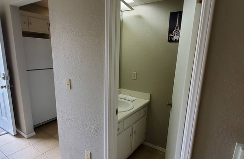 Central Oklahoma City Condo | 2 bedrooms condo. Walking distance to Lake Overholser.