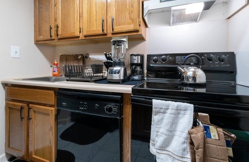 Ocean Hill House | 2 Bedrooms Fully Furnished Rental Apartment Entire @ Marion Extended Stay, USA