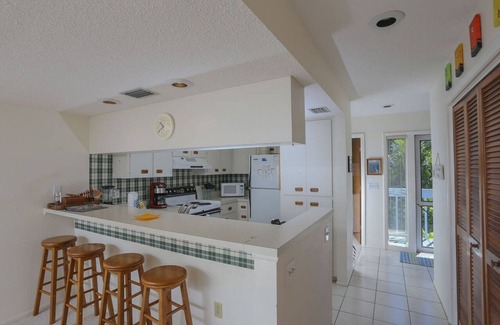Palm Island Condo | 2 Bedrooms on the beach!