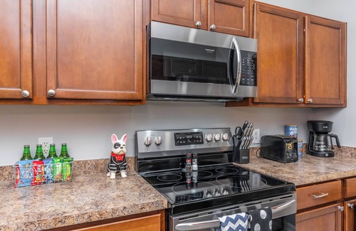 Richmond Condo | 2 Beds/2 Full Baths, Fenced Yard, 1 Car Garage, One Level, Pets Welcomed!
