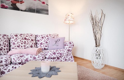 Westerburg Apartment | 2 Bett Ferienwohnung Kirschblüte