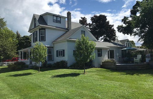 Elk Rapids House | 2 Blocks to beach, downtown. Sleeps 12. Porch, Deck, Fire Pit