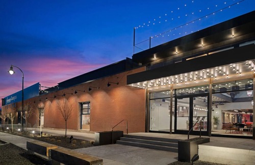 People's Freeway Hotel | 2 Boulder Rooms at evo Hotel, Free Parking & Dogs are Welcome!