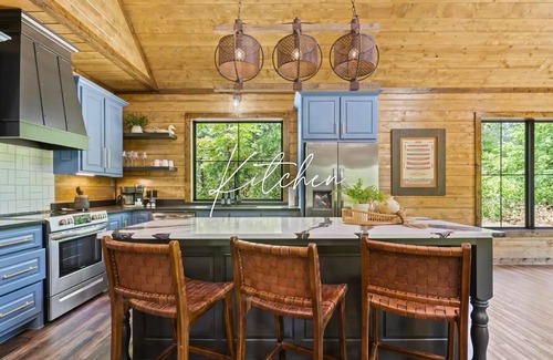 Broken Bow Cabin | 2 Cabins w/Pickleball, Heated & Chilled Pools