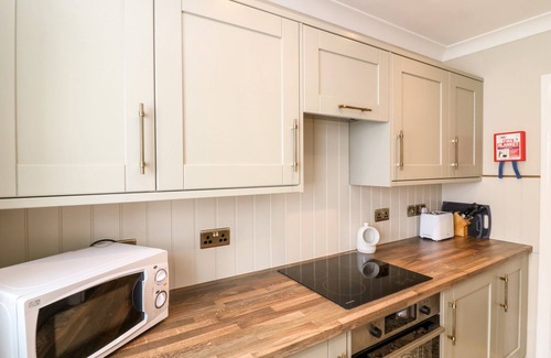 Torquay Cottage | 2 Chapelstones
