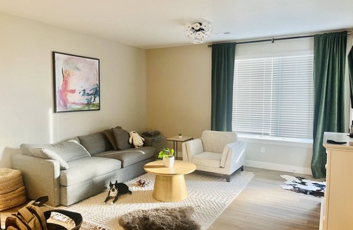 Stonegate House | 2 cozy rooms & private bathroom! Easy access to Red Rocks & Denver!