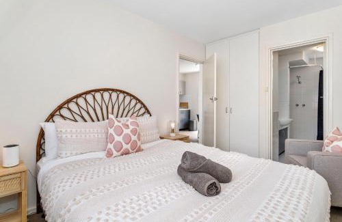 Daglish Apartment | 2 Cute Cunningham Close To Subiaco - Sleeps 2