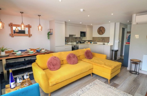 Dartmouth Cottage | 2 De Courcey House