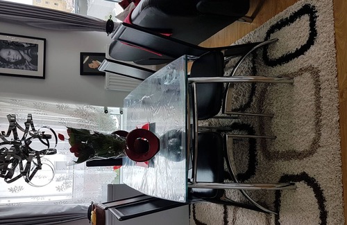 Ebbsfleet Valley Apartment | 2 double beds plus 2 sofa beds in a 2 bed apartment.