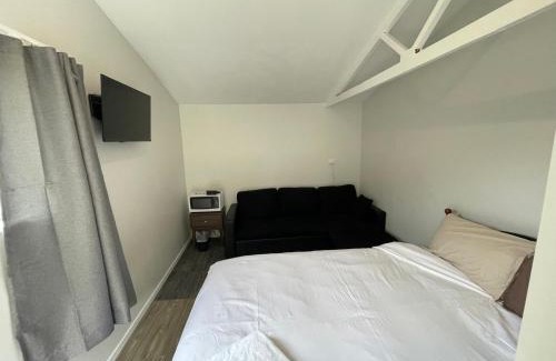 Rotorua Ski Chalet | 2 Double Beds including 1 Sofa Bed Garden Charlet unit C, 9 Steles Lane, Rotorua