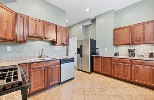 St. Louis Hotel | 2 Entire bldgs - Great for large groups!