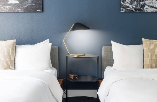 Truckee Hotel | 2 Family-Friendly Rooms w/Mountain Ambience - Perfect Lake Tahoe Getaway