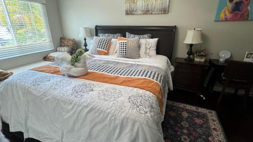 Chino Hills House | 2#family suite king bed room